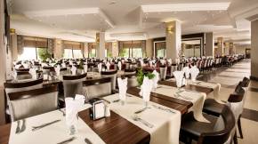 TUSAN BEACH RESORT Restaurants